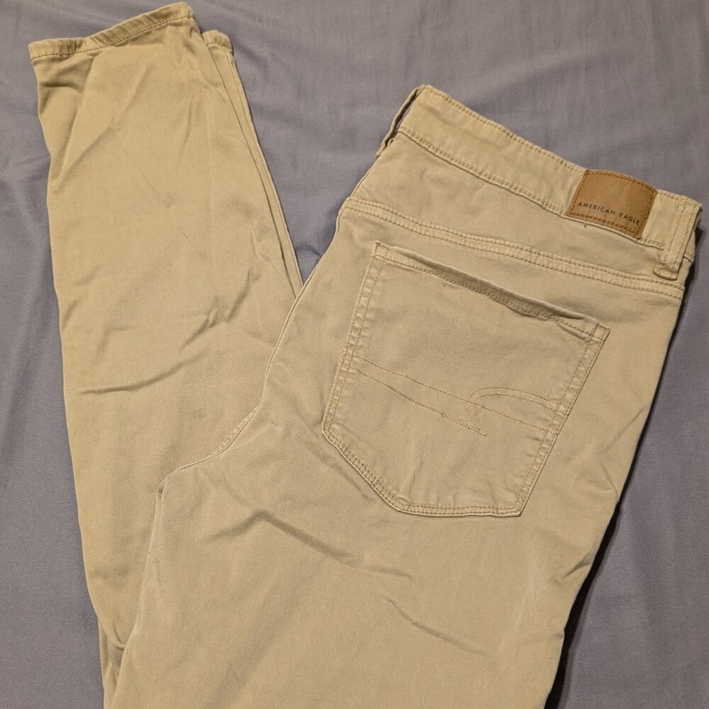 Size 14 - Regular - American Eagle - Stretch - Hi-Rise Jegging